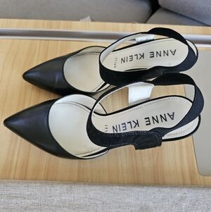 Anne Klein Black Pointed-Toe Slingback Pumps, Sz 9.5